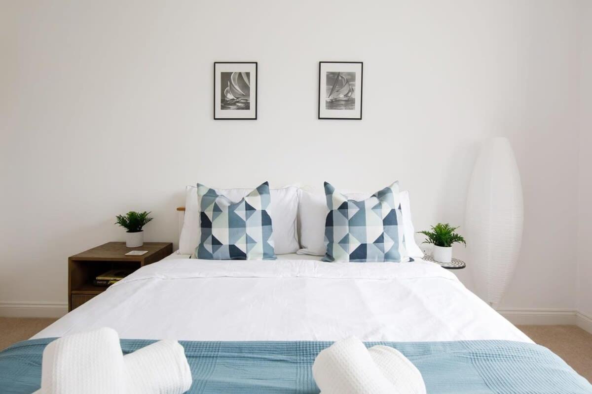 Modern & Stylish Seaside Family Home Chichester Bagian luar foto