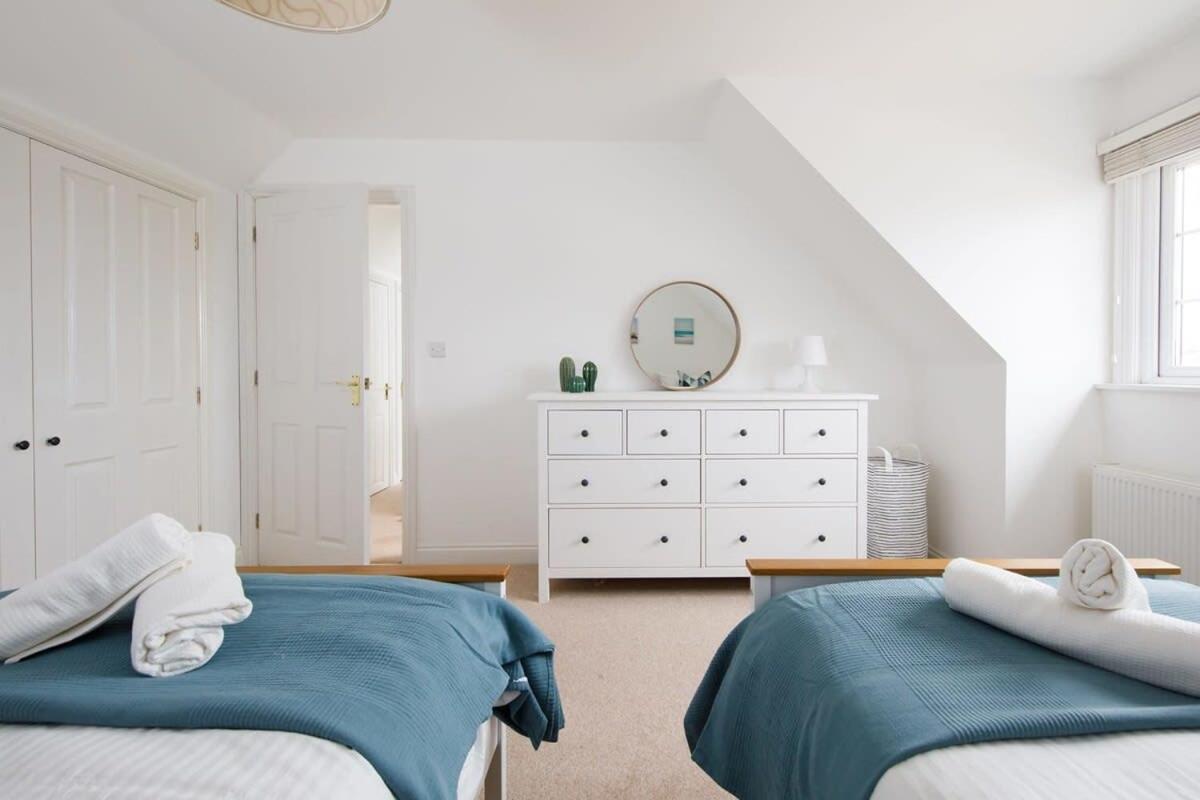 Modern & Stylish Seaside Family Home Chichester Bagian luar foto