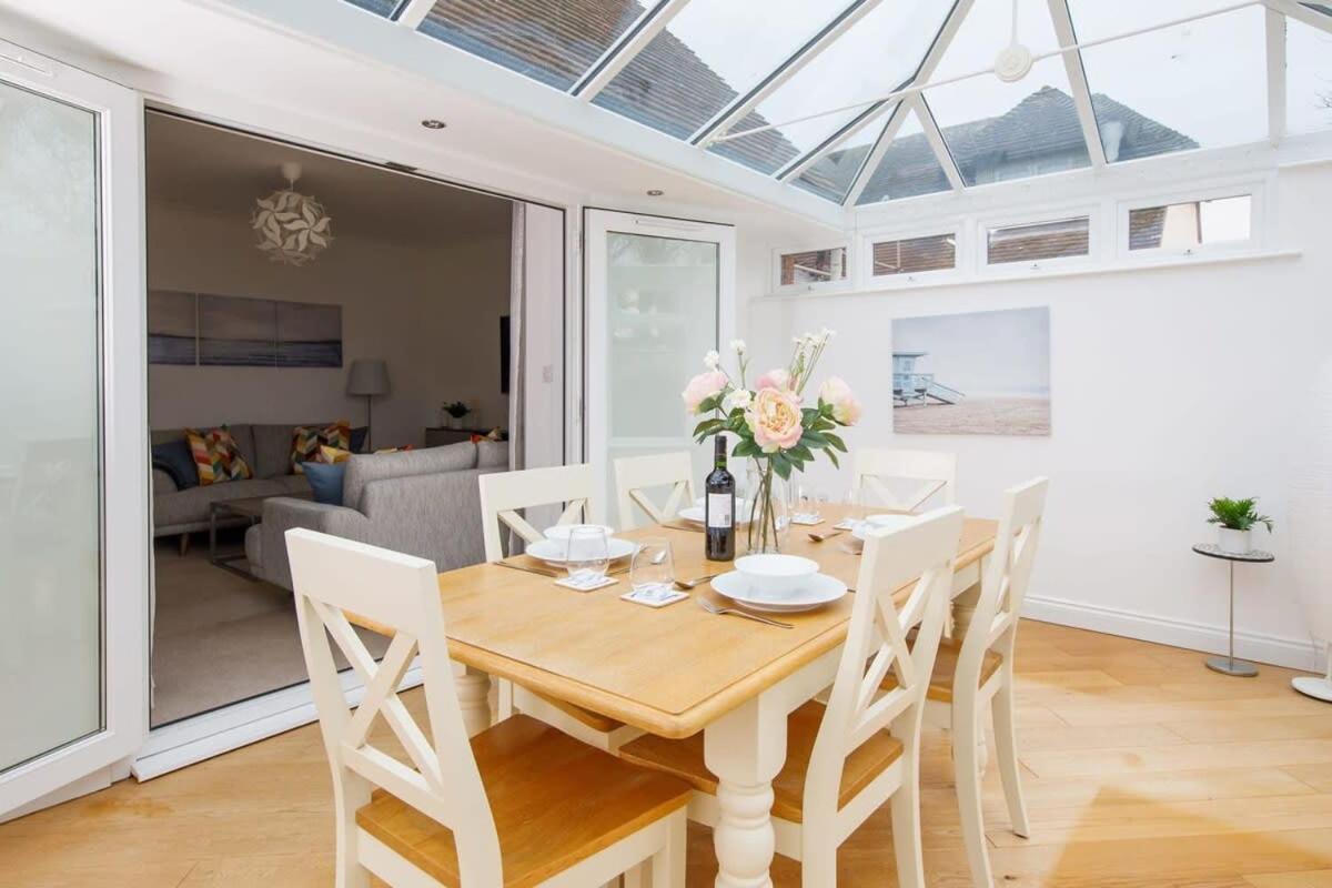 Modern & Stylish Seaside Family Home Chichester Bagian luar foto