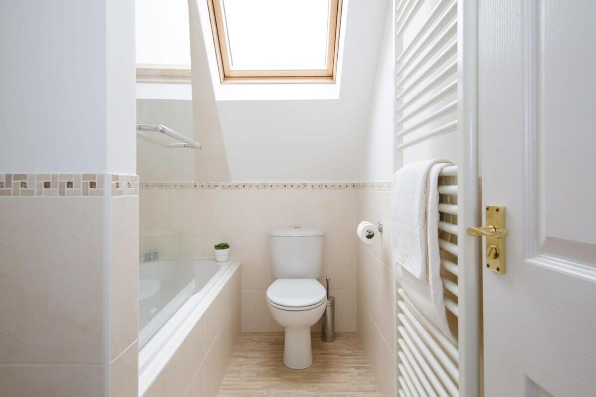 Modern & Stylish Seaside Family Home Chichester Bagian luar foto